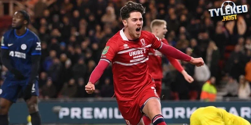 mu chieu mo hayden hackney